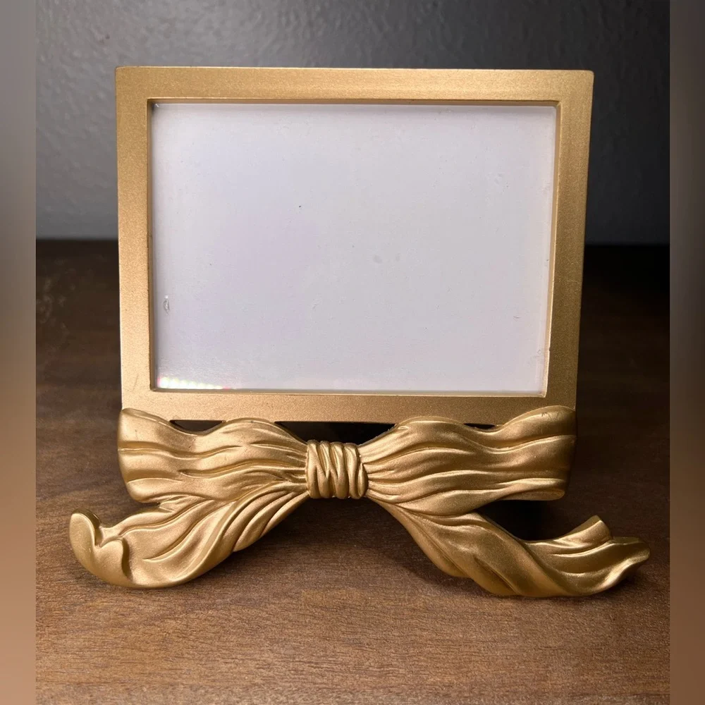 Gold-toned Bow 🎀 picture photo frame